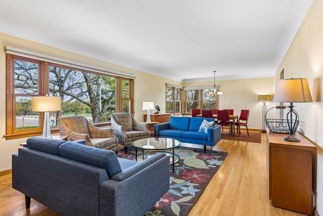 4860 Woodridge Court, Minnetonka, MN 55345
