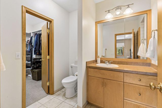 4860 Woodridge Court, Minnetonka, MN 55345