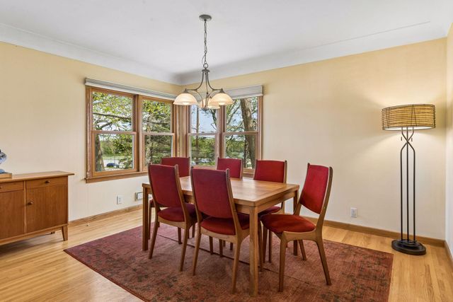 4860 Woodridge Court, Minnetonka, MN 55345