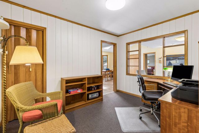 4860 Woodridge Court, Minnetonka, MN 55345