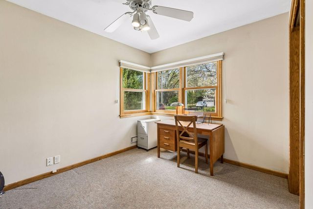 4860 Woodridge Court, Minnetonka, MN 55345