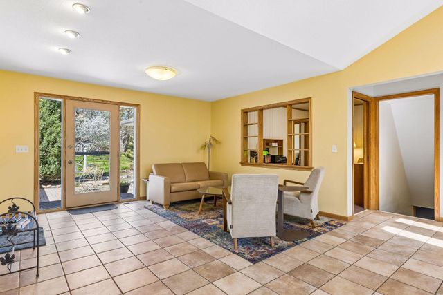 4860 Woodridge Court, Minnetonka, MN 55345