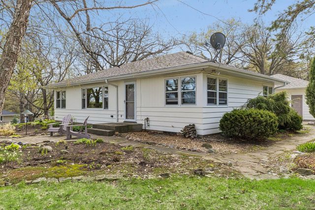 4860 Woodridge Court, Minnetonka, MN 55345