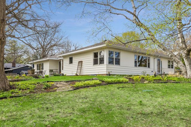 4860 Woodridge Court, Minnetonka, MN 55345