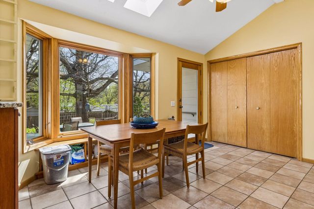 4860 Woodridge Court, Minnetonka, MN 55345