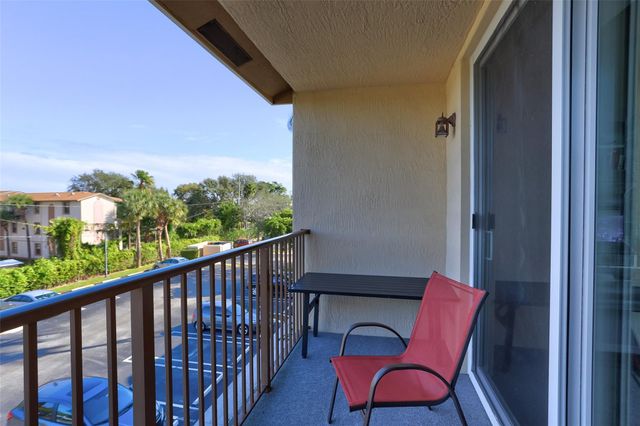 321 Villa Circle 321, Boynton Beach, FL 33435