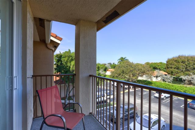 321 Villa Circle 321, Boynton Beach, FL 33435