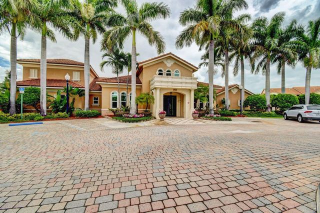 321 Villa Circle 321, Boynton Beach, FL 33435