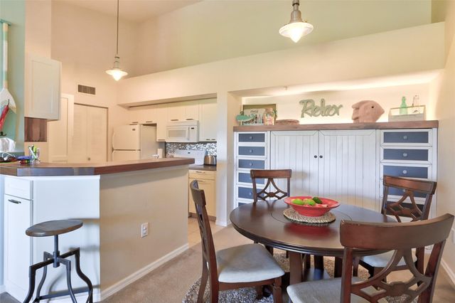 321 Villa Circle 321, Boynton Beach, FL 33435