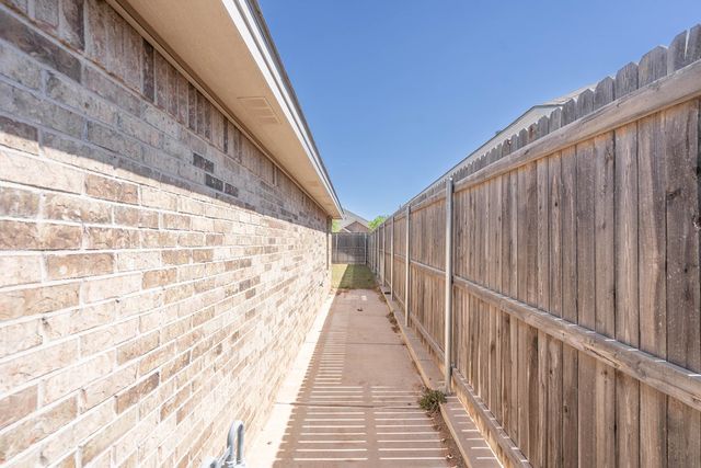 6002 Beals Creek Dr, Midland, TX 79707