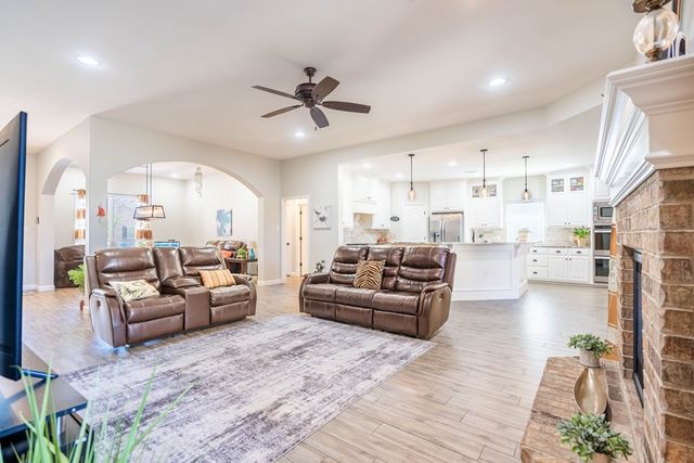 6002 Beals Creek Dr, Midland, TX 79707