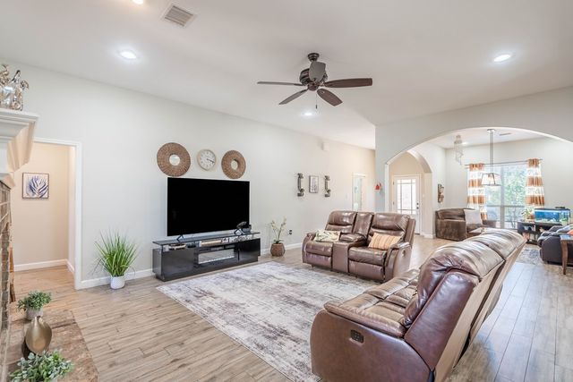 6002 Beals Creek Dr, Midland, TX 79707