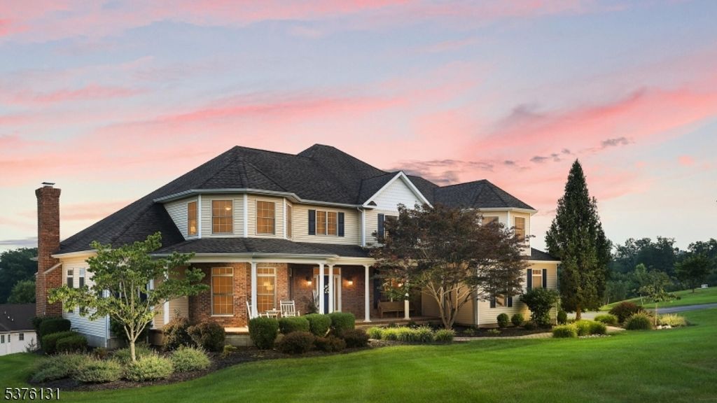 6 Windsor Way, Raritan Twp., NJ 08822