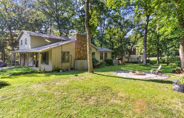 109 Blackberry Circle, Dixon, IL 61021