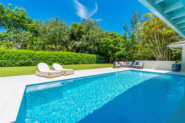 12121 SW 64th Ave, Pinecrest, FL 33156