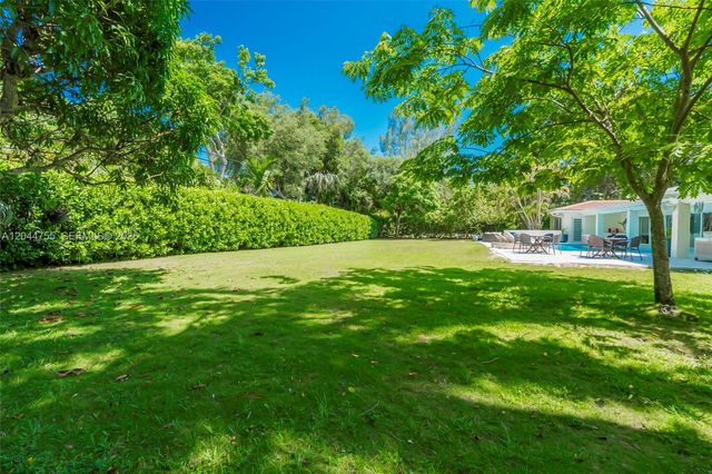 12121 SW 64th Ave, Pinecrest, FL 33156
