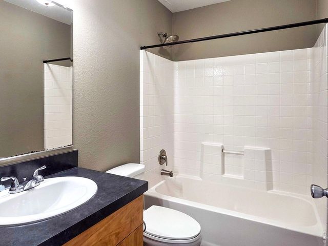 3136 Foxtail Ln 318, Evans, CO 80620