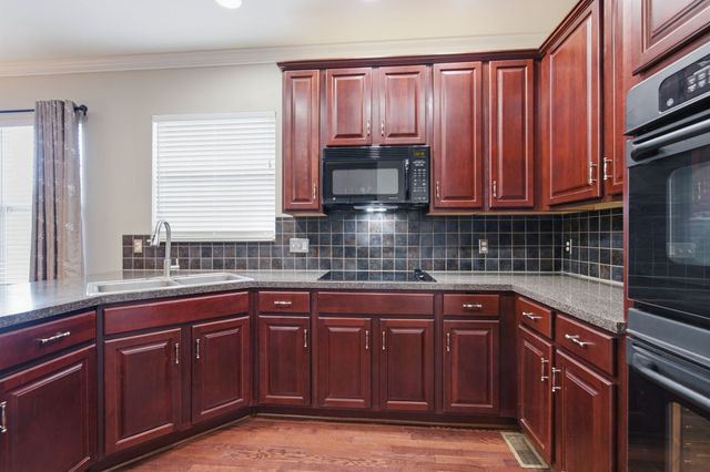 3041 Oxford Glen Dr, Franklin, TN 37067