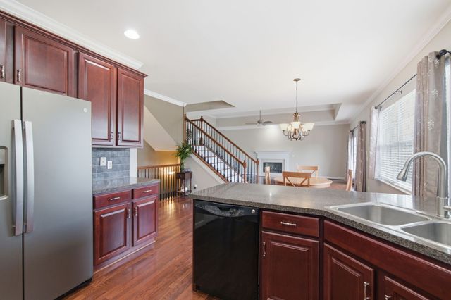 3041 Oxford Glen Dr, Franklin, TN 37067