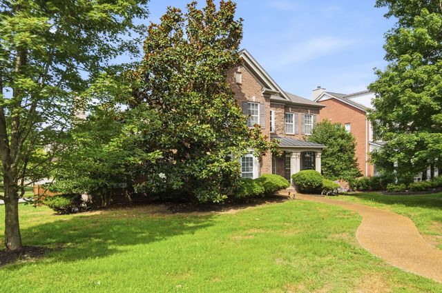 3041 Oxford Glen Dr, Franklin, TN 37067
