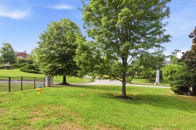 3041 Oxford Glen Dr, Franklin, TN 37067