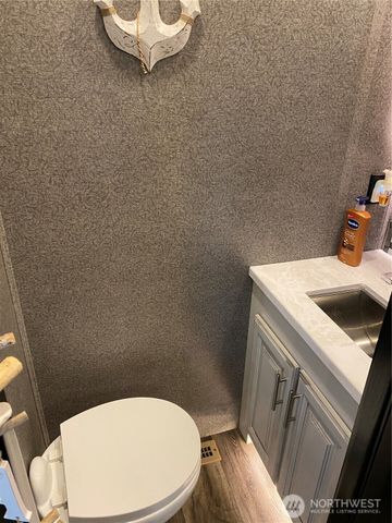 132 Victoria Loop NE, Ocean Shores, WA 98569