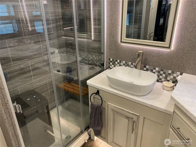 132 Victoria Loop NE, Ocean Shores, WA 98569