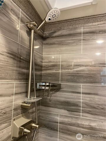 132 Victoria Loop NE, Ocean Shores, WA 98569