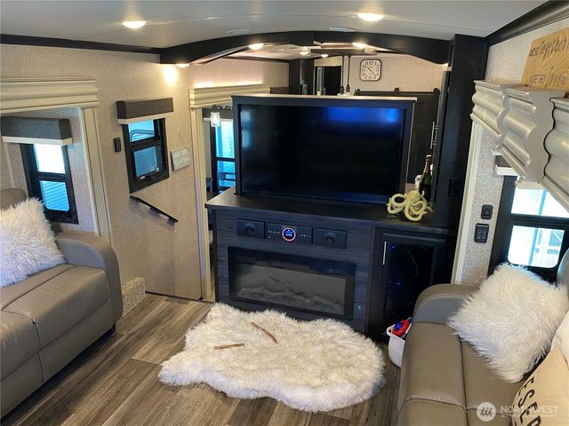 132 Victoria Loop NE, Ocean Shores, WA 98569