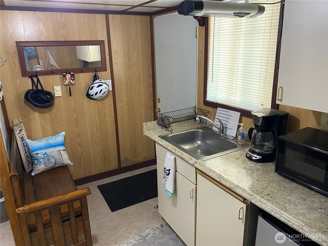 132 Victoria Loop NE, Ocean Shores, WA 98569