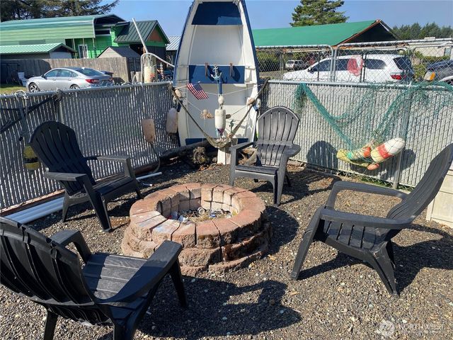 132 Victoria Loop NE, Ocean Shores, WA 98569