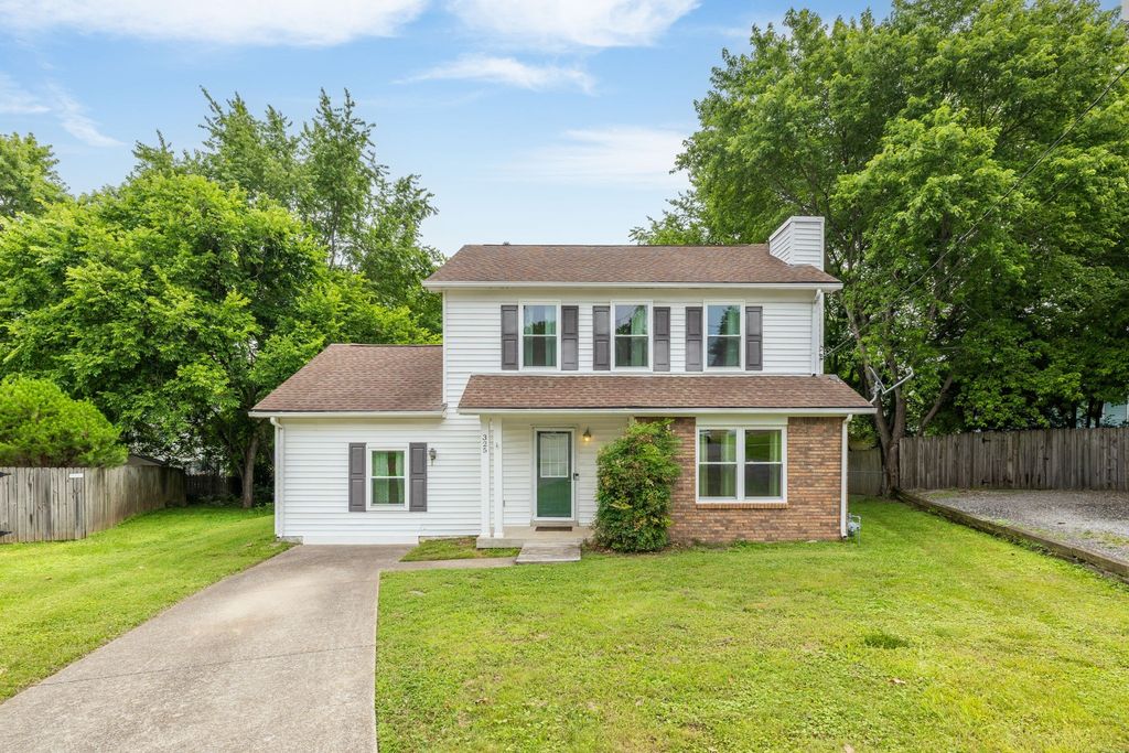 325 Brandiwood Ct, Old Hickory, TN 37138