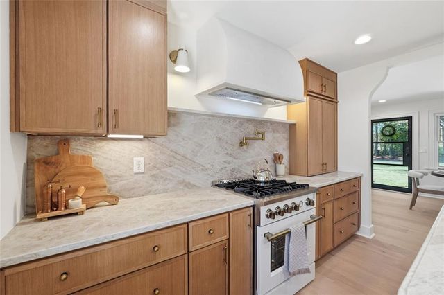 359 W SANDTOWN SW Road, Marietta, GA 30064