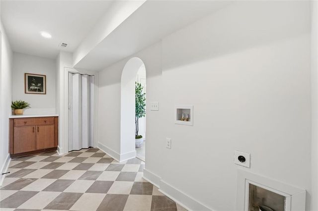 359 W SANDTOWN SW Road, Marietta, GA 30064