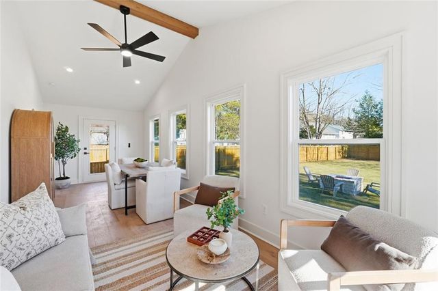 359 W SANDTOWN SW Road, Marietta, GA 30064