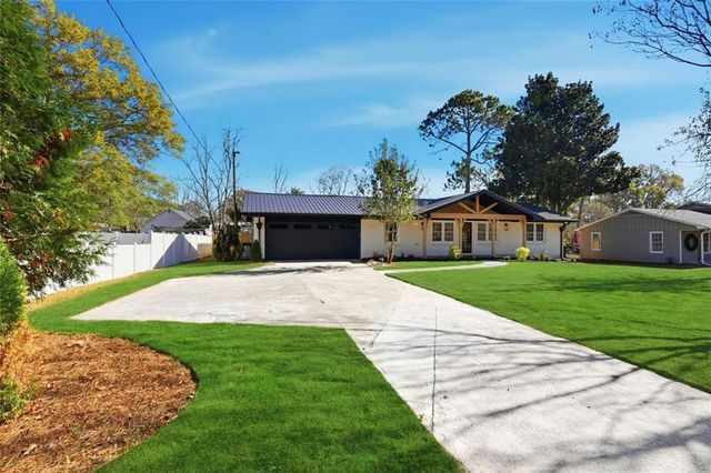 359 W SANDTOWN SW Road, Marietta, GA 30064