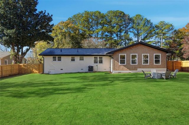 359 W SANDTOWN SW Road, Marietta, GA 30064