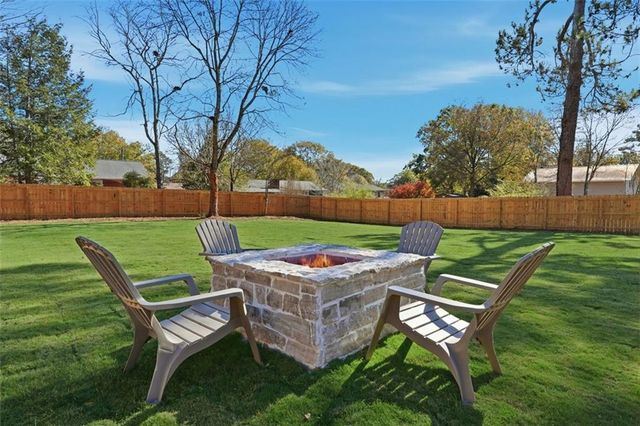 359 W SANDTOWN SW Road, Marietta, GA 30064