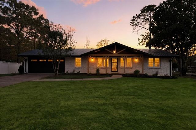 359 W SANDTOWN SW Road, Marietta, GA 30064