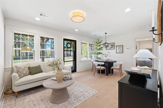 359 W SANDTOWN SW Road, Marietta, GA 30064