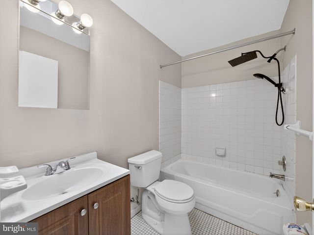 110 LAUREL, Quakertown, PA 18951