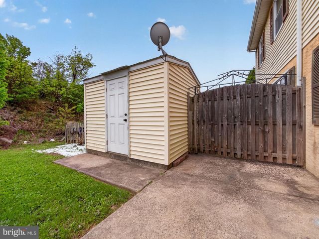 110 LAUREL, Quakertown, PA 18951