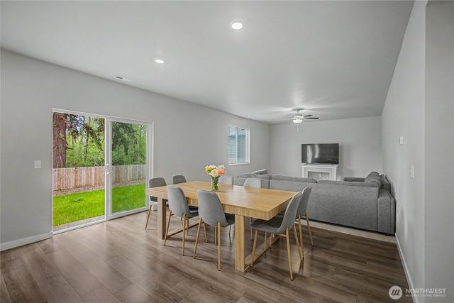 8723 13th Court E, Tacoma, WA 98445