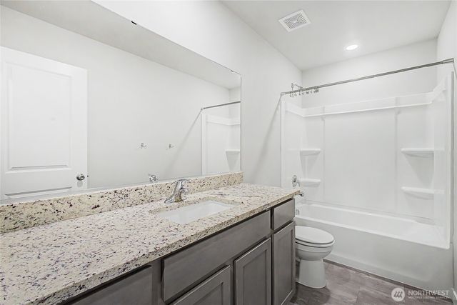 8723 13th Court E, Tacoma, WA 98445