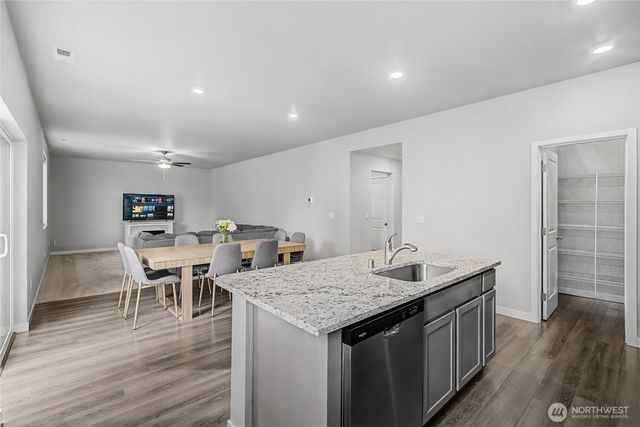 8723 13th Court E, Tacoma, WA 98445