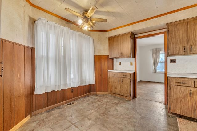 6700 Jackson Street, Taylor, MI 48180