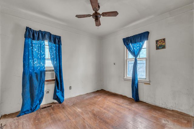 6700 Jackson Street, Taylor, MI 48180