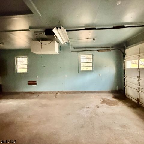 76 Valley View Rd, High Bridge Boro, NJ 08829