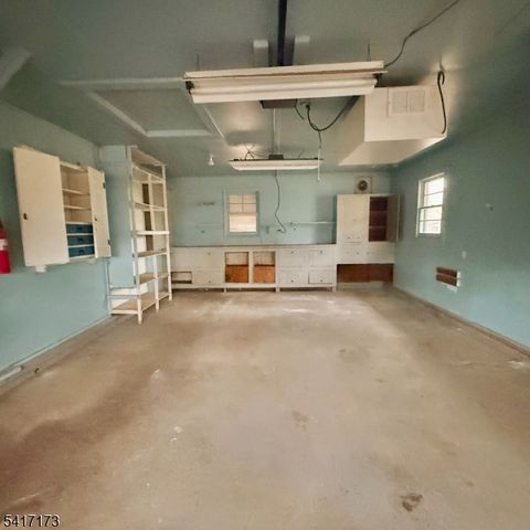 76 Valley View Rd, High Bridge Boro, NJ 08829