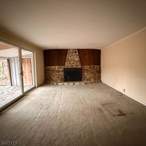 76 Valley View Rd, High Bridge Boro, NJ 08829